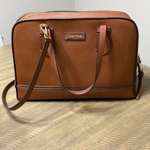 Calvin Klein Handbags - Calvin Klein Hand Bag